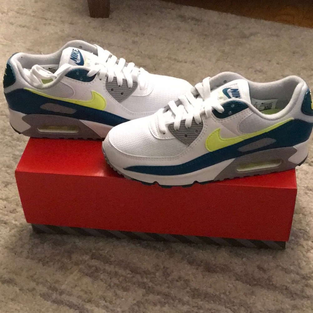 NWB Nike Air Max Size 8.5